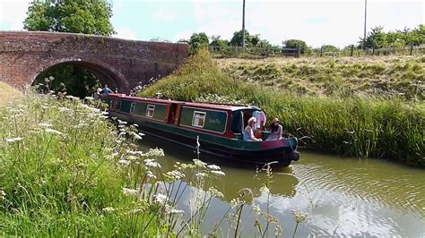 Kennet & Avon Canal Walk 4 (Devizes to Pewsey Wharf) - YouTube