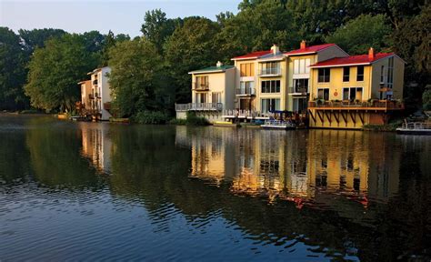 Reston | Suburb, Fairfax County, Metro DC | Britannica