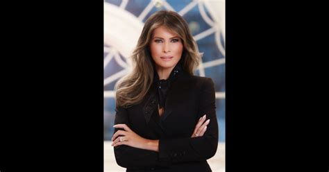 This is First Lady Melania Trump's Official White House Portrait | PetaPixel