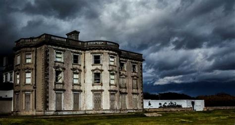 This terrifying Netflix horror film is set in Ireland's most haunted ...