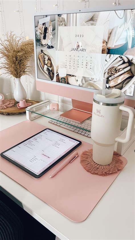 Desk inspo | desk aesthetic | home office inspo | home office aesthetic in 2023 | Work office ...