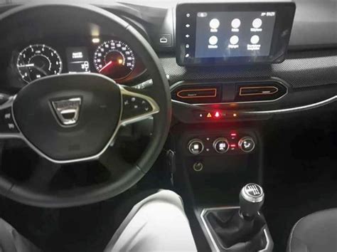 Interior do Renault Sandero 2021 tem inspiração em Duster e HB20