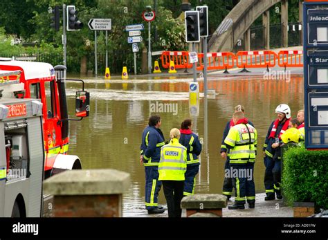 rescue team. Evesham flood. Worcestershire, UK, 2007 Stock Photo - Alamy