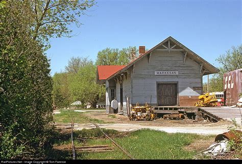 RailPictures.Net Photo: Milwaukee Road Depot at Markesan, Wisconsin by Tom Farence | Wisconsin ...