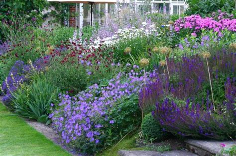 30+ English Garden Design Ideas Turn Your Backyard into A Charming Oasis