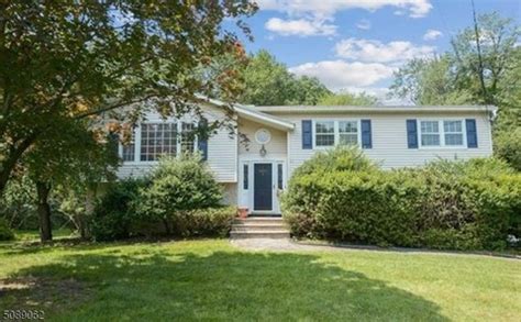 Waldwick, NJ Real Estate - Waldwick Homes for Sale | realtor.com®