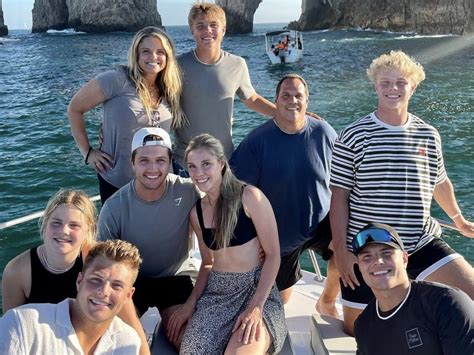 Jets' Zach Wilson enjoys 'time with the fam' in Mexico