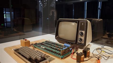 A fully functional Apple-1 computer is being sold at auction | Mashable