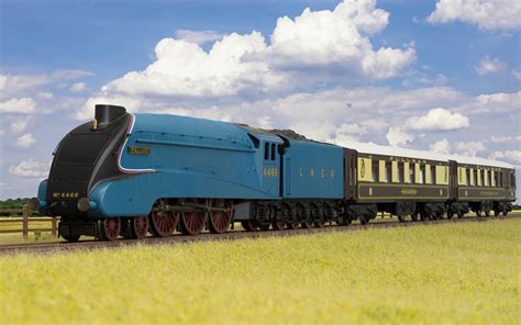 Hornby - R1202 Mallard Pullman Train Set - Exclusive to UK Retailers ...