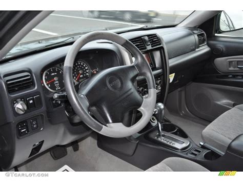 2004 Isuzu Axiom S 4x4 interior Photo #41655819 | GTCarLot.com