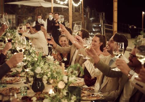 How to Pull Off the Dinner Party Wedding Trend | Vogue