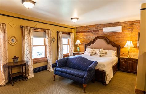 Hotel Rooms in Flagstaff | The Weatherford Hotel, Historic Hotel