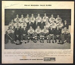 1962-63 Niagara Falls Flyers OHA Hockey Team Signed Photo Bill ...