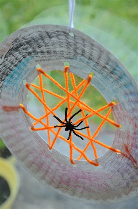 No Wooden Spoons: Paper Plate Spiderwebs {Kid Craft}