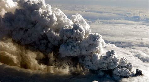 Volcanic Ash to Curtail Air Traffic Into Midday Friday - The New York Times