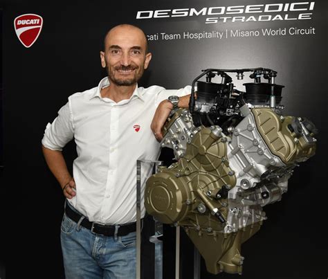 Desmosedici Stradale V4 Engine Unveiled - Ducati Store News