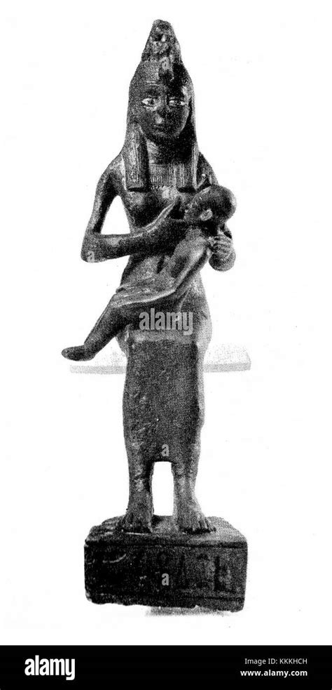 Isis and horus statue hi-res stock photography and images - Alamy