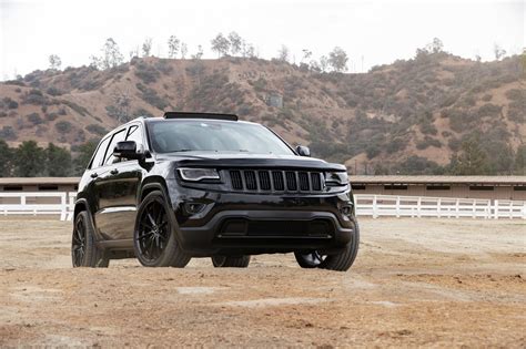 Black-Out Styling Reveals the VIP Spirit of Jeep Grand Cherokee — CARiD ...