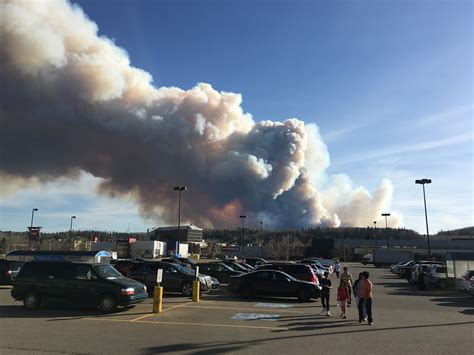 Fort McMurray Fire Photos Show Incredible Power Of Historic Wildfire | HuffPost Canada