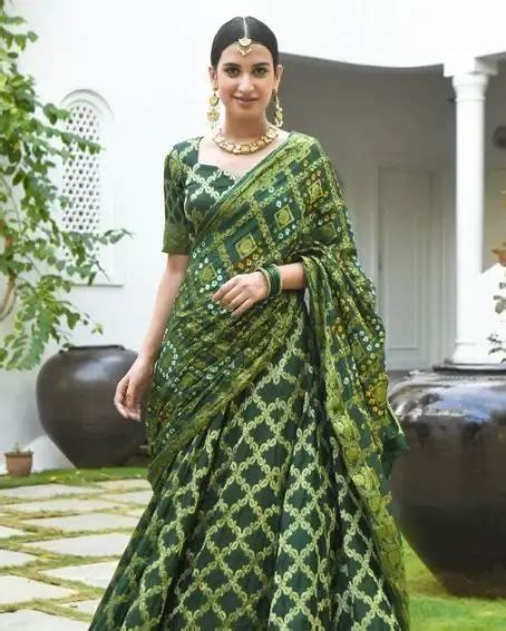 20 Modern Banarasi Lehenga Blouse Designs