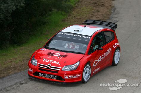 Sébastien Loeb et Daniel Elena testent la Citroën C4 WRC 2007 dans le ...