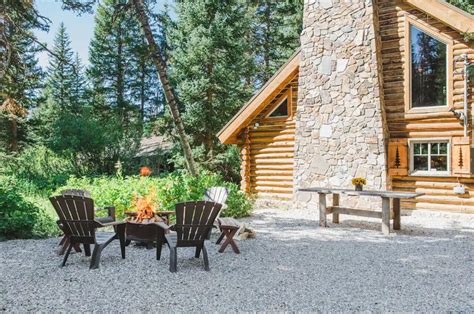 11 Cabins in Utah To Access the State's Stunning Outdoor Adventure