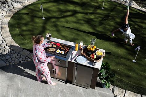 How To Clean a Flat Top Grill - Coyote Outdoor Living