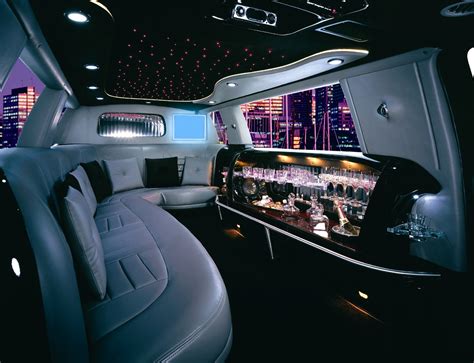 Limos Vancouver, SUV Limo Vancouver, Vancouver Limo Rates | Royal Limo