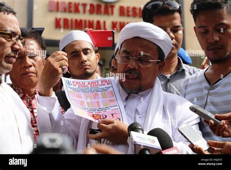 Jakarta, Indonesia. 23rd Jan, 2017. Habib Rizieq Shihab meet the call of the regional police in ...