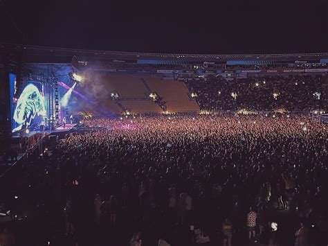 Largest concert in the world is happening right now in Wellington! : r ...