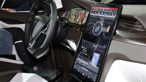 Tesla Model X: Forget "falcon-wings", the touchscreen dash is geek cred ...