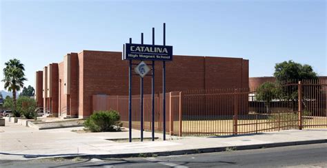 TUSD considers giving University High School its own campus in Tucson ...