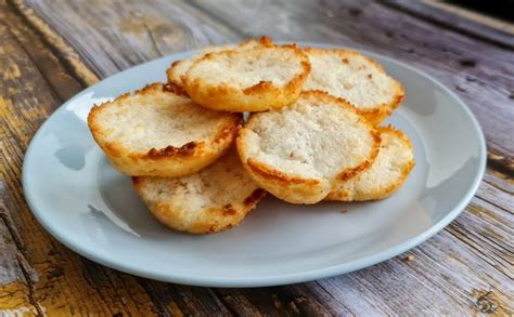 How To Make Kuih Dangai (Sticky Rice Flour & Coconut Cakes) - Jackie M