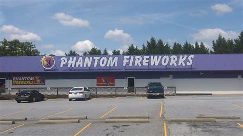 Phantom of Kennesaw Showroom | Phantom Fireworks