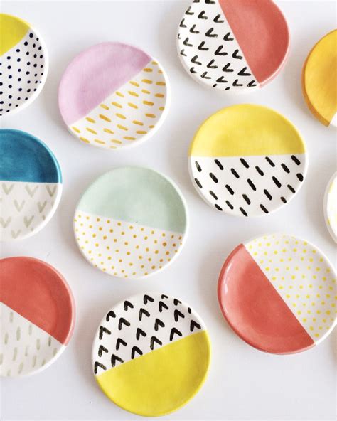 Des assiettes Ikea personnalisées | Shake My Blog | Diy pottery ...