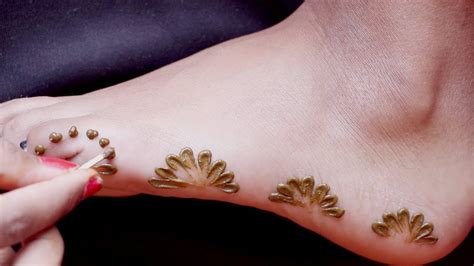 Very Stylish Simple Mehndi Design For Legs || Legs Henna Design For Girls || Best Legs Mehndi ...