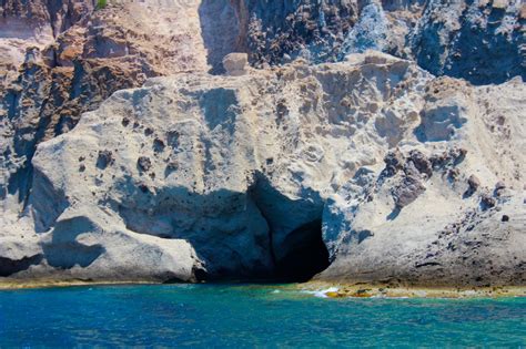 Nemo's Great Adventure: THE SEA CAVES: ANTIPAROS, GREECE