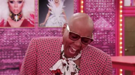 RuPaul laughing hysterically for 20 seconds - YouTube