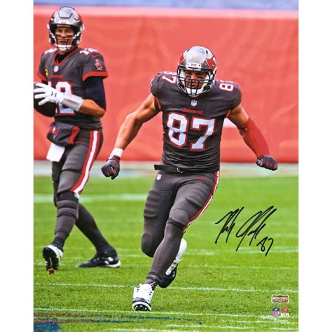 Rob Gronkowski Tampa Bay Buccaneers Autographed 16" x 20" Running Route ...