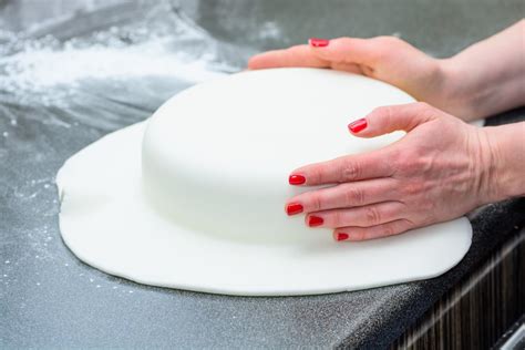 DIY Fondant Icing | POPSUGAR Food