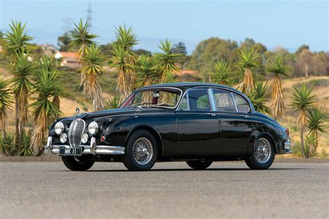 Jaguar Mark II - The Original Gentleman's Getaway Car