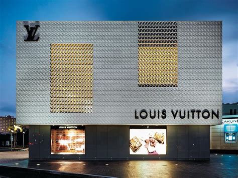 Louis Vuitton Flagship Store in Guam - DETAIL inspiration | Louis ...