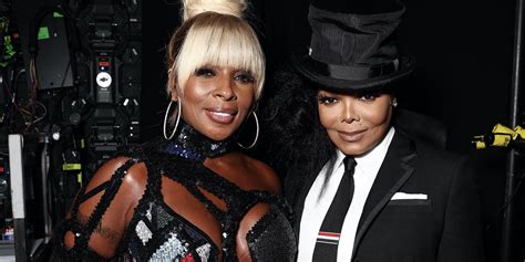 Watch Janet Jackson Present Mary J. Blige With Icon Award at the 2022 Billboard Music Awards ...