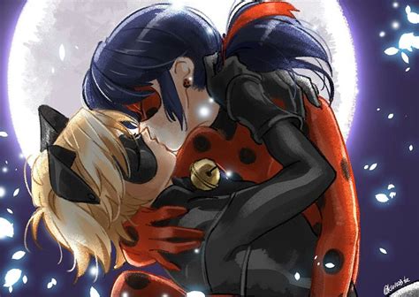 Ladybug and cat noir kiss - volvb