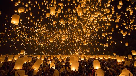 Thailand’s fiery sky lanterns are beautiful—but incredibly dangerous for airplanes — Quartz