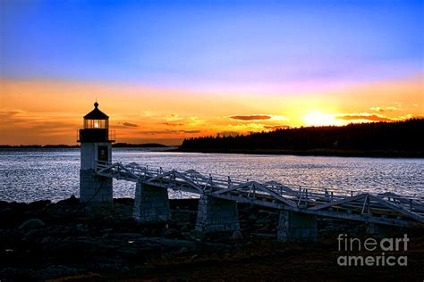 Marshall Point Lighthouse at Sunset Photograph by Olivier Le Queinec | Fine Art America