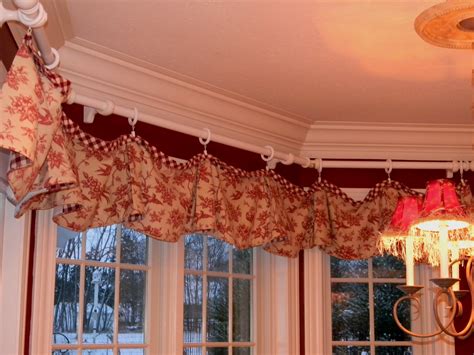 Forever Decorating!: New Red Toile Valances