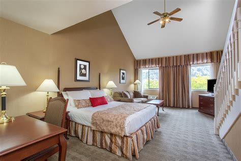 Ramada by Wyndham Kelowna Hotel & Conference Center | Kelowna, BC Hotels