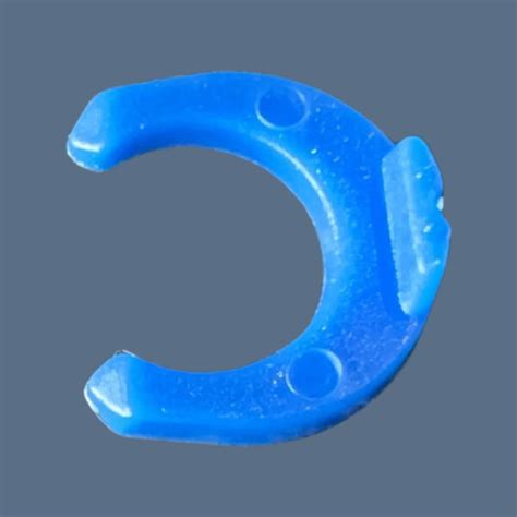 1/4" Safety Locking Clip - TradeMark Aquatics