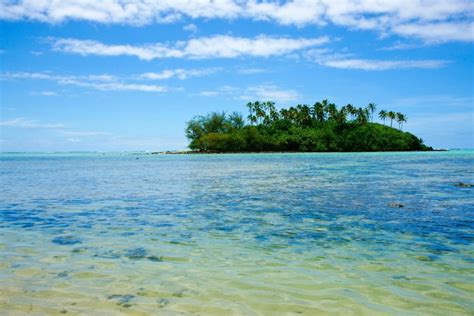 Cook Islands crystal clear water